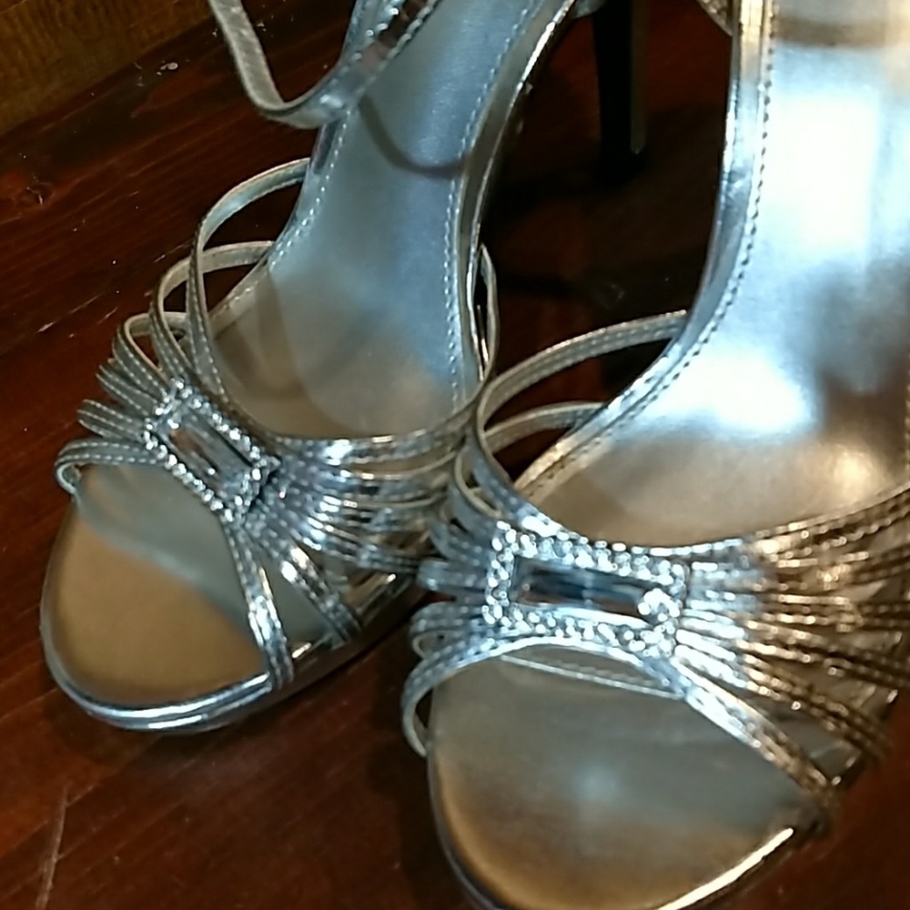 High heels - Picture 2 of 3